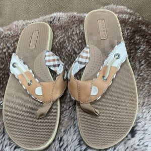 Sperry flip flops size 8